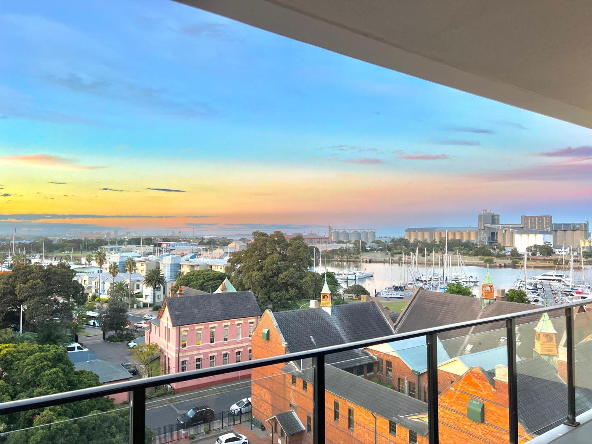 Harbour Towers, Newcastle'S Elite Apartment Stays, Free Parking & Tram Access Exterior photo