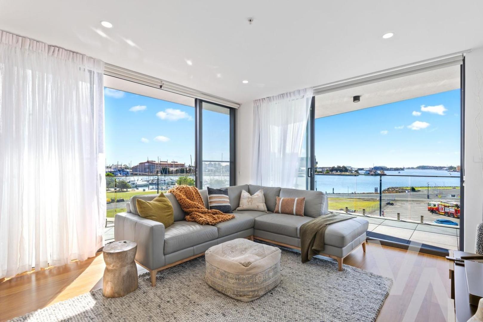 Harbour Towers, Newcastle'S Elite Apartment Stays, Free Parking & Tram Access Exterior photo