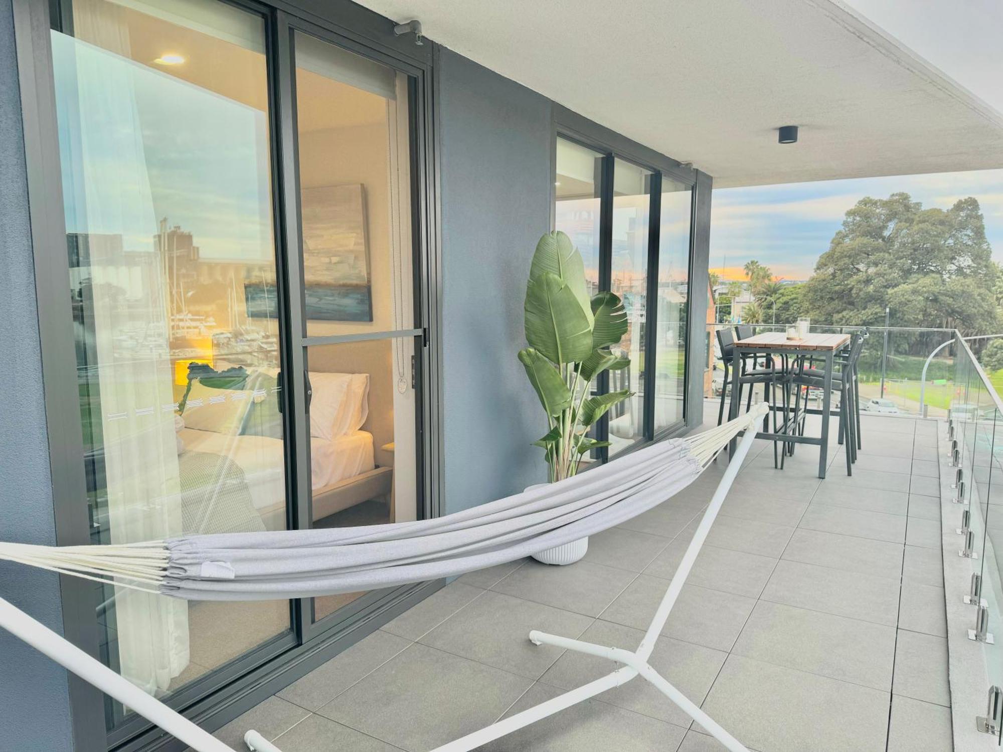 Harbour Towers, Newcastle'S Elite Apartment Stays, Free Parking & Tram Access Exterior photo